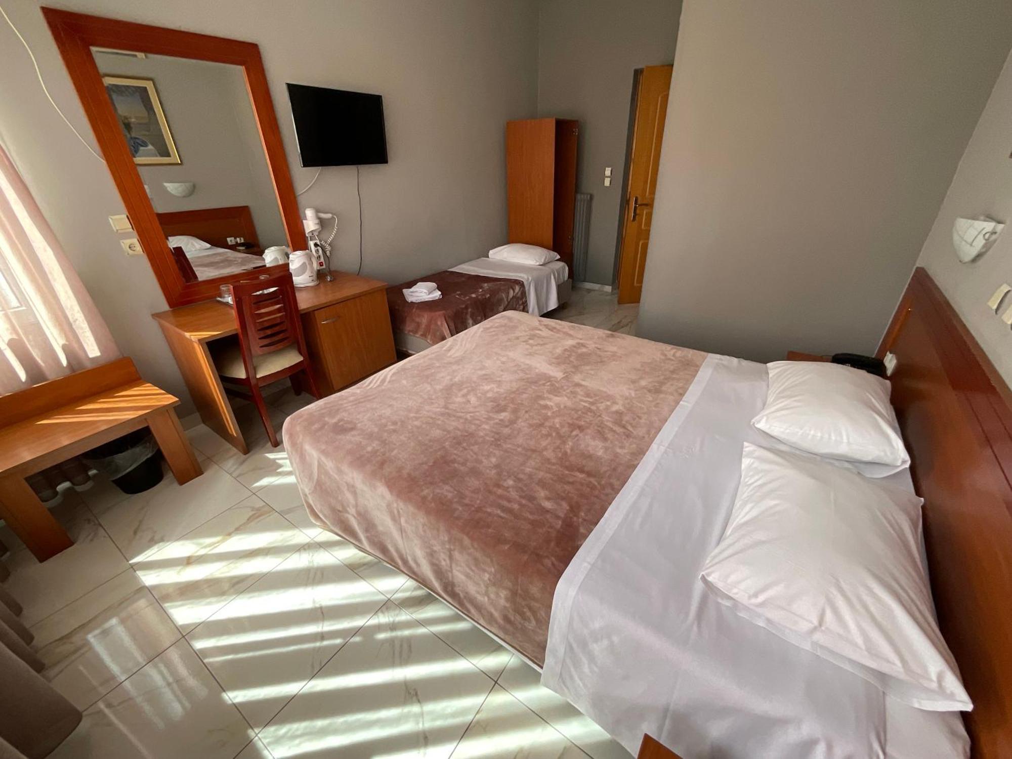 Acropole Hotel 2*