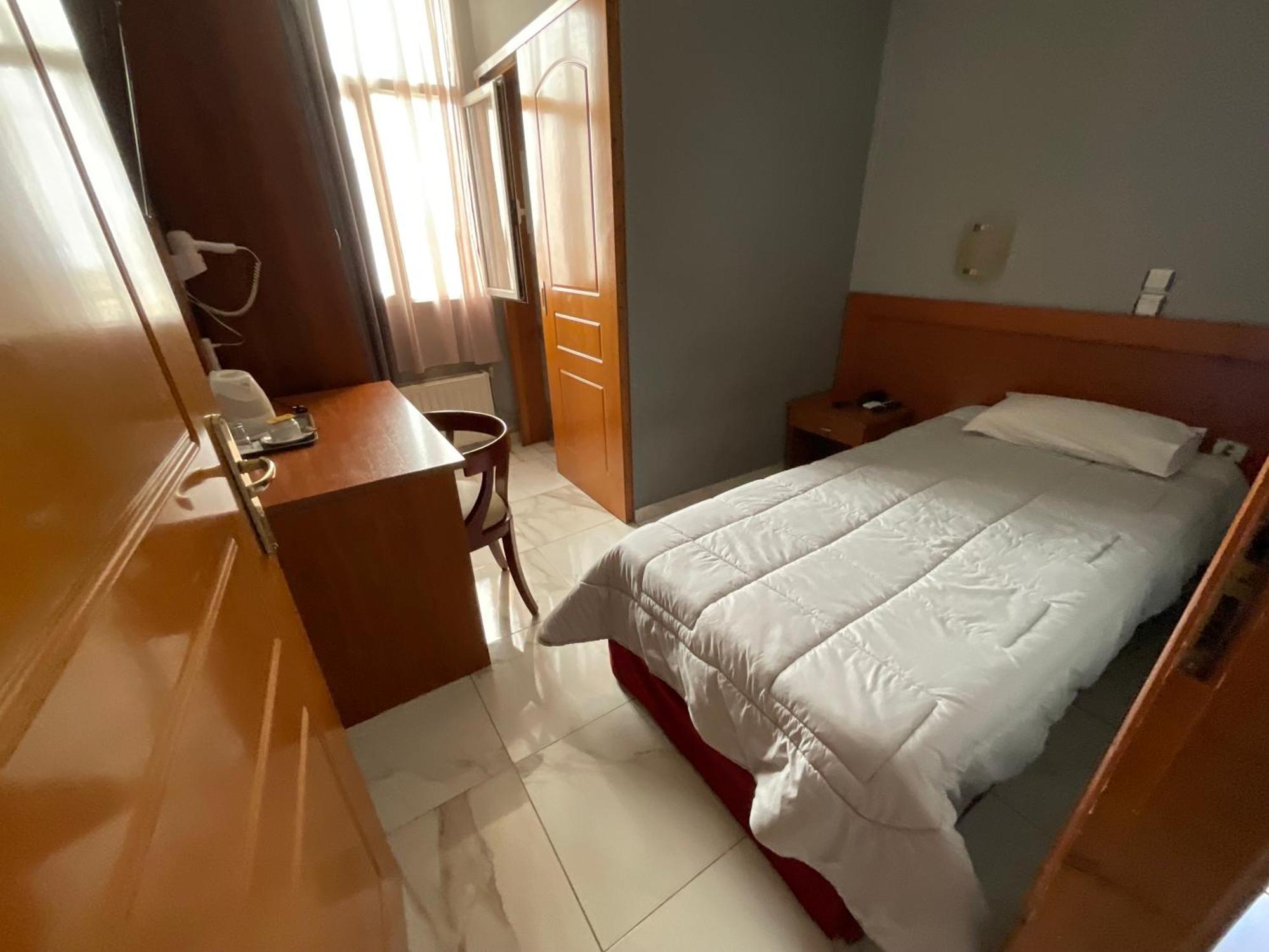 Acropole Hotel Pireus